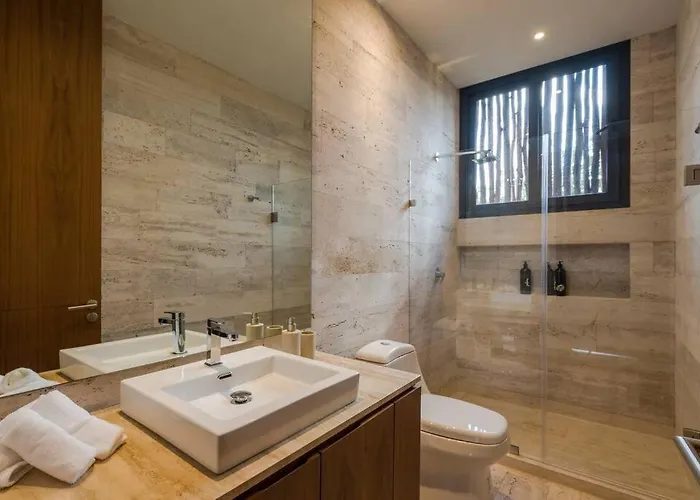 Apartment Beyond Amazing 3bd 2br/ Balcony
