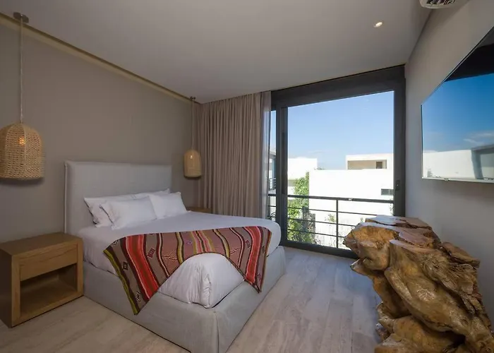 Apartment Beyond Amazing 3bd 2br/ Balcony